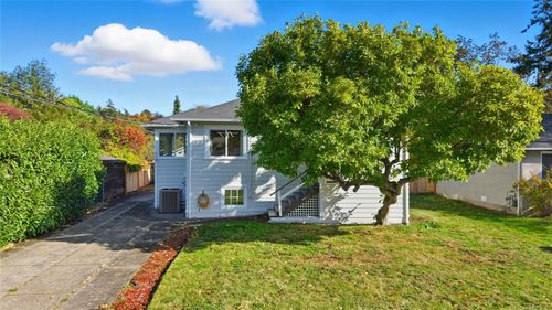 3337 Kingsley St, Victoria, BC, V8P4J8 | Card Image