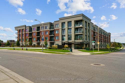 127-1 Redfern Ave, Hamilton, ON, L9C0E6 | Card Image