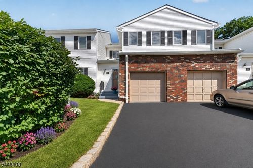 55 Coppermine Vlg, Flemington, NJ, 08822-1570 | Card Image