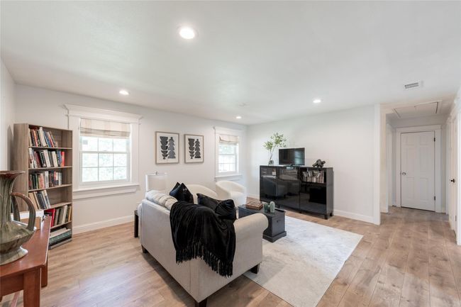 2802 Bernadette Ln, House other with 5 bedrooms, 4 bathrooms and 3 parking in Houston TX | Image 27