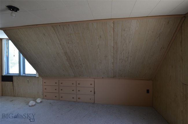 Bedroom with builtins | Image 21