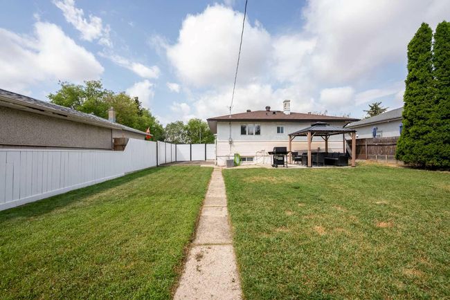 1209 18 St N, House detached with 3 bedrooms, 2 bathrooms and 6 parking in Lethbridge AB | Image 30