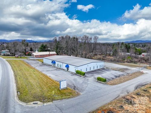 913 Upward Rd, Flat Rock, NC, 28731-8799 | Card Image