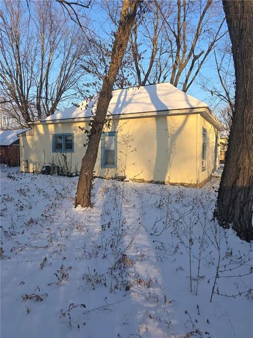 410 W Taft St, Parker, KS, 66072-4028 | Card Image