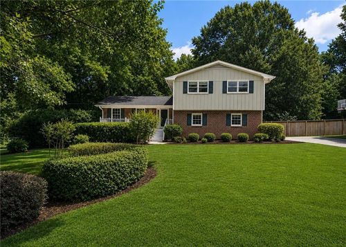 6720 Ramundo Dr, Atlanta, GA, 30360-1517 | Card Image