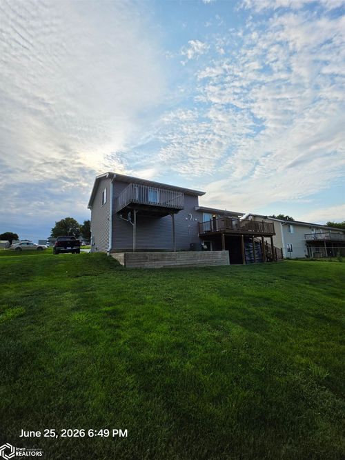 152 Hi View Dr, Knoxville, IA, 50138-8778 | Card Image