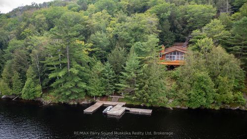 16 Mountain Basin Dr, Mcdougall, ON, P2A2W9 | Card Image