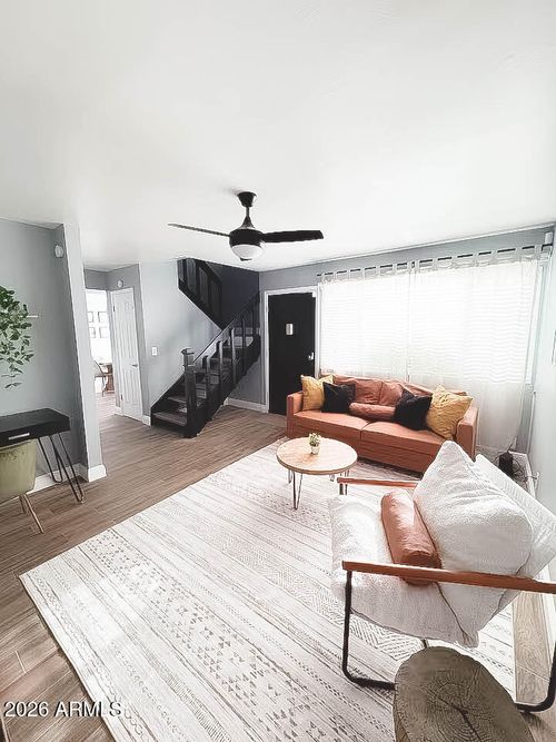 e121-8055 E Thomas Rd, Scottsdale, AZ, 85251-6633 | Card Image