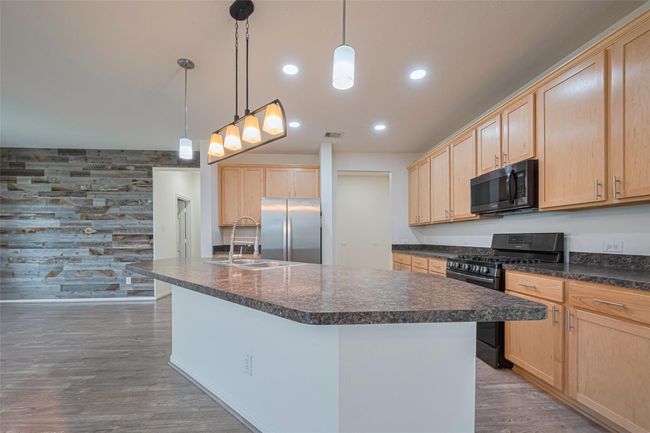 3215 Laurel Bend Ln, House other with 4 bedrooms, 3 bathrooms and 2 parking in Pearland TX | Image 14