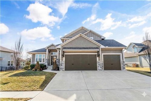 13105 W 171st St, Overland Park, KS, 66221-7926 | Card Image