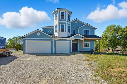 27135 Webster Ct, Weston, MO, 64098-1065 | Card Image