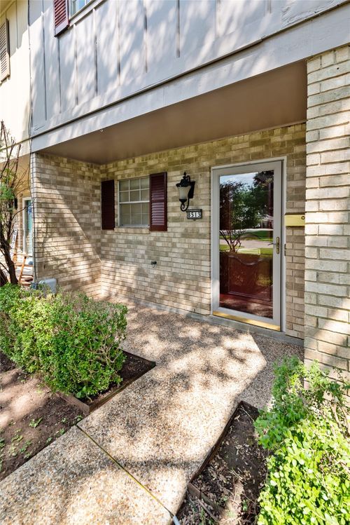 8513 Grover Pl, Shreveport, LA, 71115-2707 | Card Image