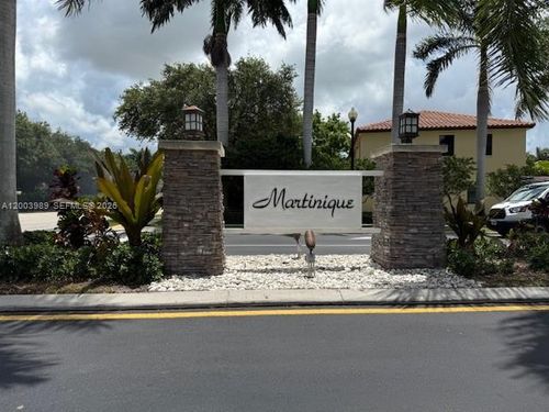 648-648 SE Se 32nd Ave, Homestead, FL, 33033-7247 | Card Image