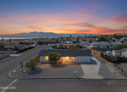 823 Chalon Dr, Lake Havasu City, AZ, 86403-3164 | Card Image