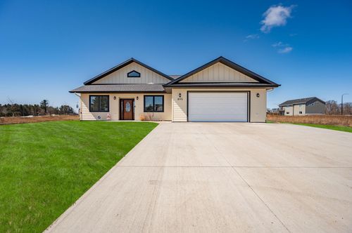 895 Sw 22nd Ave, Grand Rapids, MN, 55744-3061 | Card Image