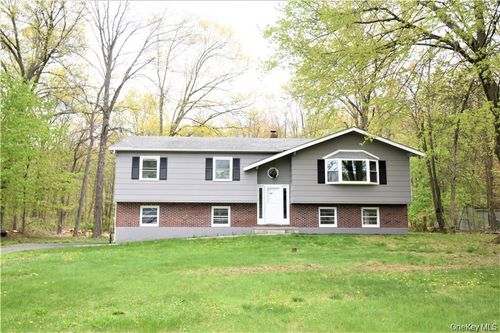158 Sycamore Dr, New Windsor, NY, 12553-5985 | Card Image