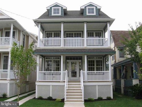 35 Asbury Ave, Ocean City, NJ, 08226-4320 | Card Image