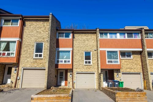 15-915 Inverhouse Dr, Mississauga, ON, L5J4B2 | Card Image
