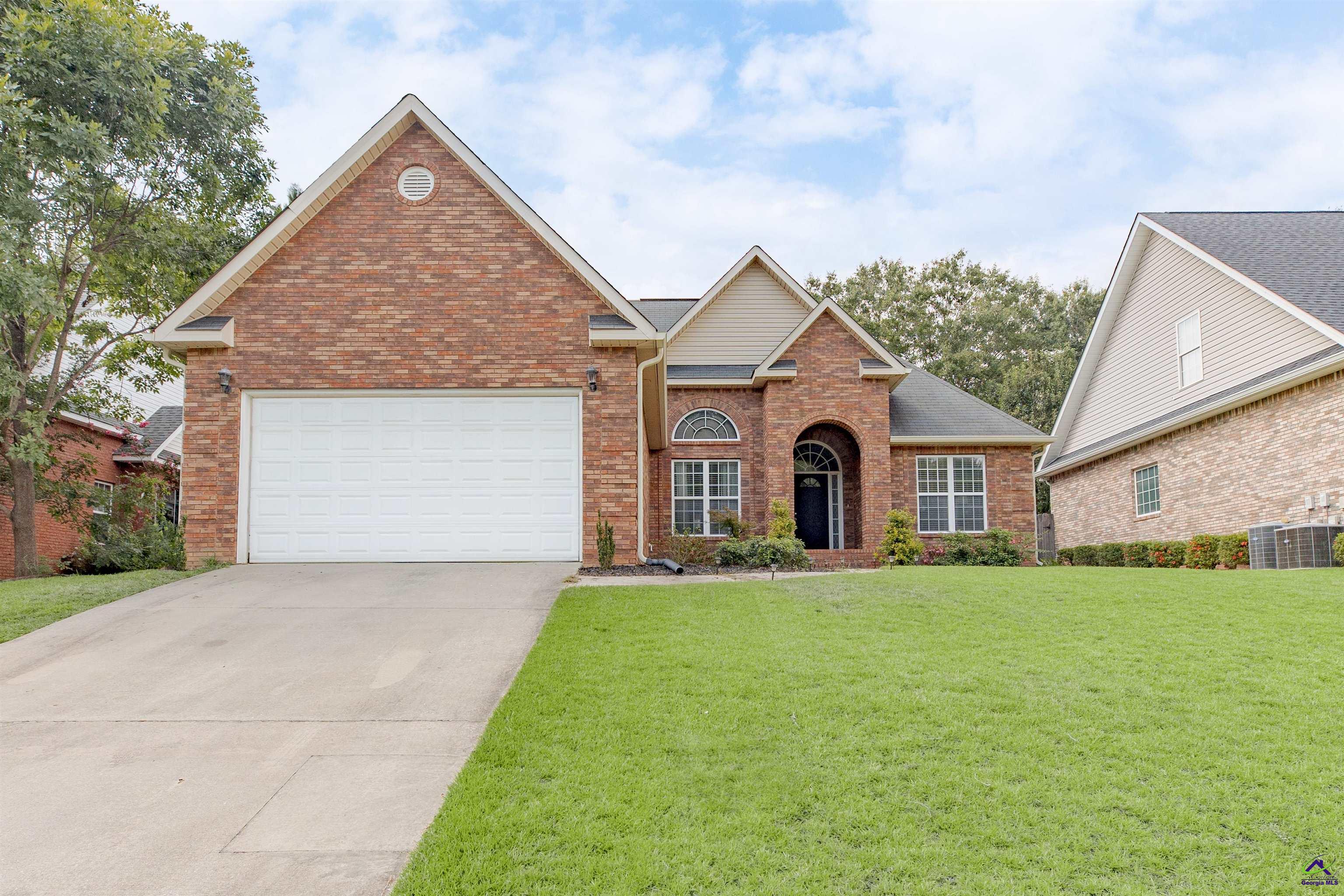 Cart Path Way, Bonaire, GA 31005
