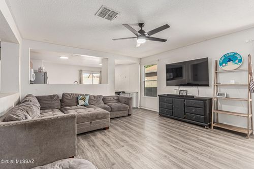 6293 S Sun View Way, Tucson, AZ, 85706-4955 | Card Image