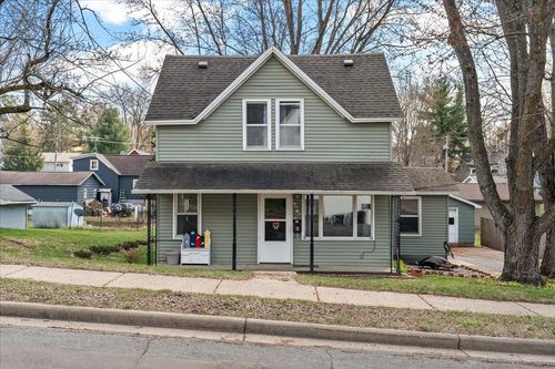 1216 14th Ave E, Menomonie, WI, 54751-3539 | Card Image