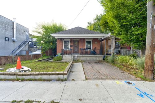 13 Cameron Ave N, Hamilton, ON, L8H4Y9 | Card Image