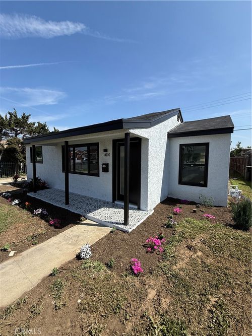 14102 S Parmelee Ave, Compton, CA, 90222-3624 | Card Image