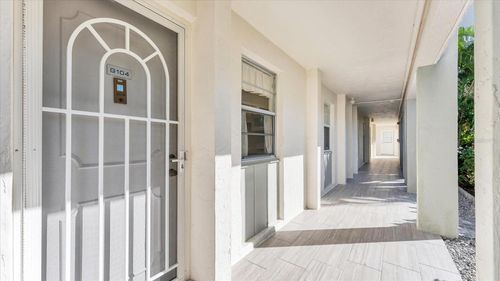 unit-104-4370 Chatham Dr, LONGBOAT KEY, FL, 34228-2336 | Card Image