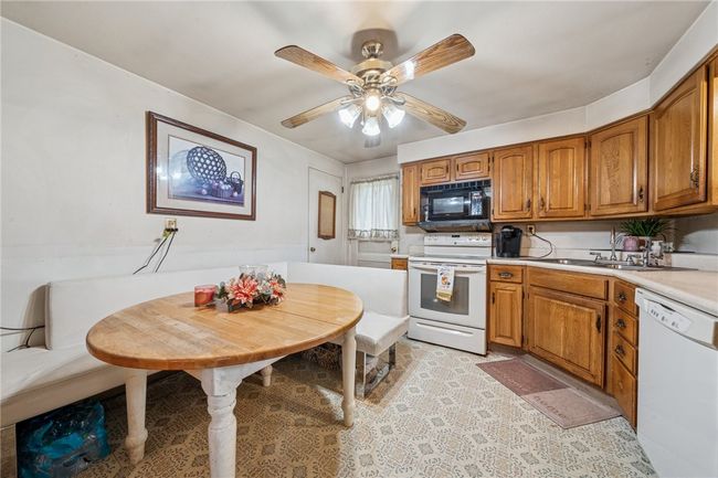 23 Corbett Ave, House other with 3 bedrooms, 2 bathrooms and 2 parking in Hempfield Twp - WML PA | Image 11