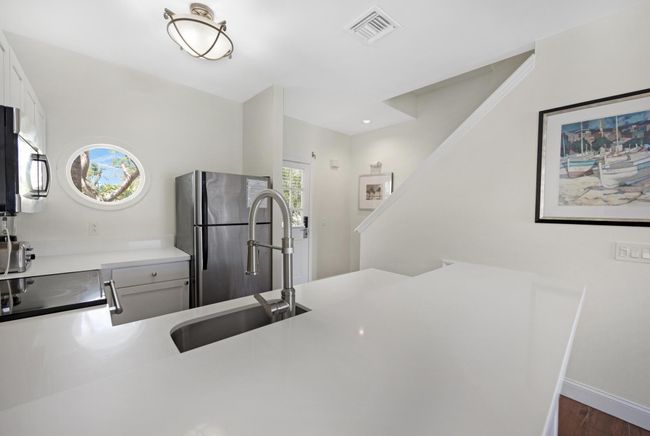 Lots of space to entertain | Image 11