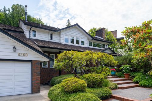 6350 Buckingham Dr, Burnaby, BC, V5E2A7 | Card Image
