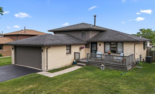 8841 167th St, Orland Hills, IL, 60487-5928 | Card Image