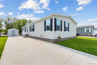 57085 Windmill Lane, Home with 3 bedrooms, 2 bathrooms and null parking in Lenox Twp MI | Image 2