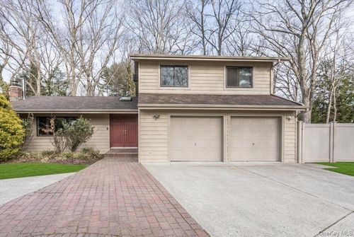 11 Jeanne Rd, Lake Grove, NY, 11755-1506 | Card Image