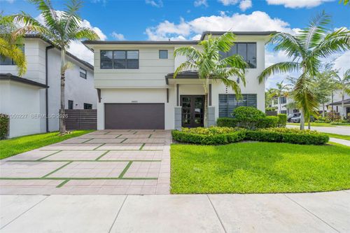 15455 Nw 88th Ct, Miami Lakes, FL, 33018-1401 | Card Image