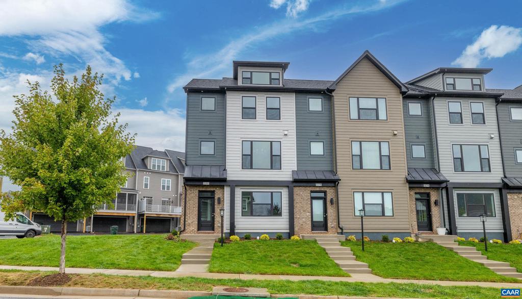 Golf Dr, Crozet, VA 22932