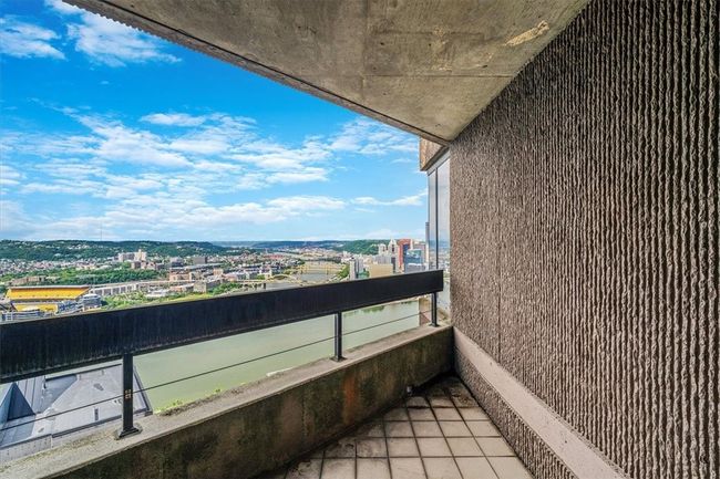 APT-780E - 1 Trimont Ln, Condo with 3 bedrooms, 3 bathrooms and 2 parking in Mt Washington PA | Image 21