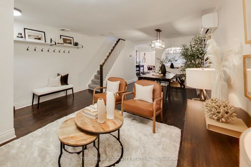 315 Atlas Ave, York, ON, M6C3P8 | Card Image