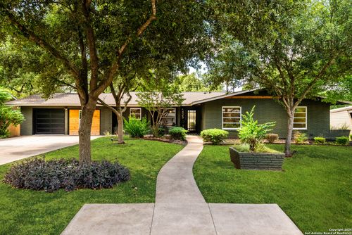 423 Rockhill Dr, San Antonio, TX, 78209-2316 | Card Image