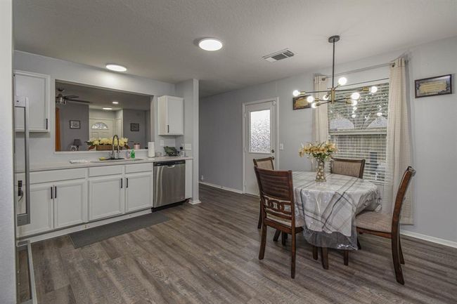 3234 Becker Glen St, House other with 3 bedrooms, 2 bathrooms and 1 parking in Fresno TX | Image 6