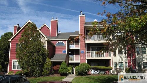83-83 Crosspointe Dr, East Brunswick, NJ, 08816-1842 | Card Image