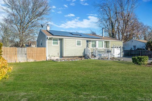 2909 New London Ave, Medford, NY, 11763-1911 | Card Image