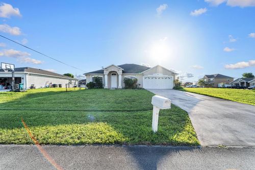 672 Sw Kayak Ave, Port St. Lucie, FL, 34953-6427 | Card Image