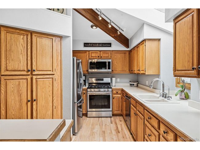 24036 Currant Dr, Townhouse with 3 bedrooms, 3 bathrooms and null parking in Golden CO | Image 8
