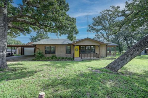 9470 Lake Forest Cir, Brenham, TX, 77833-7757 | Card Image
