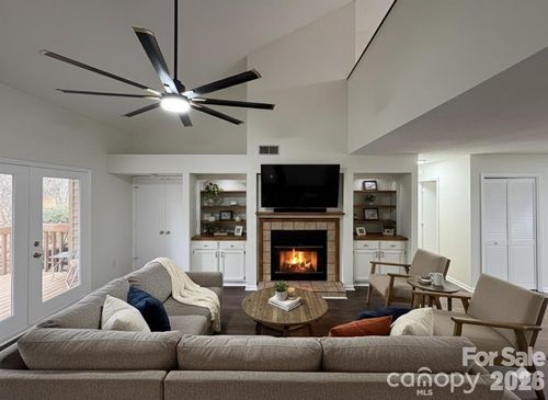 13 Laurel Place Dr, Asheville, NC, 28803-9574 | Card Image