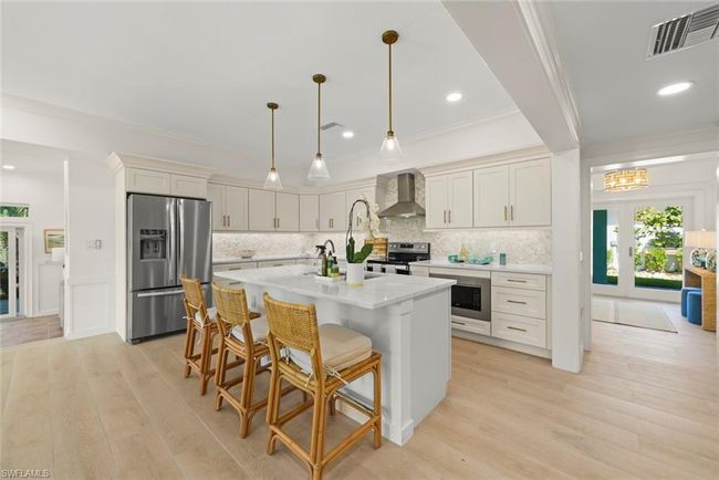 1163 Seagrape Ln, House other with 4 bedrooms, 5 bathrooms and 1 parking in SANIBEL FL | Image 9