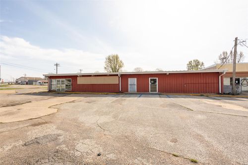 512 E Pine St, Poplar Bluff, MO, 63901-5406 | Card Image