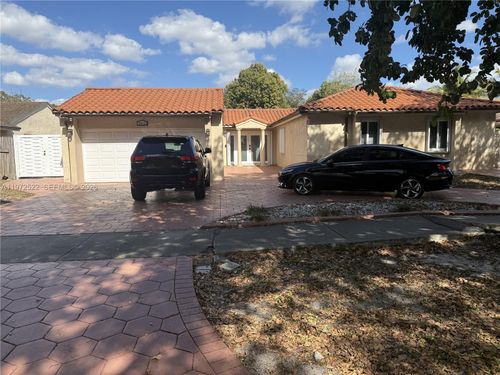 19633 Nw 62nd Pl, Hialeah, FL, 33015-2160 | Card Image