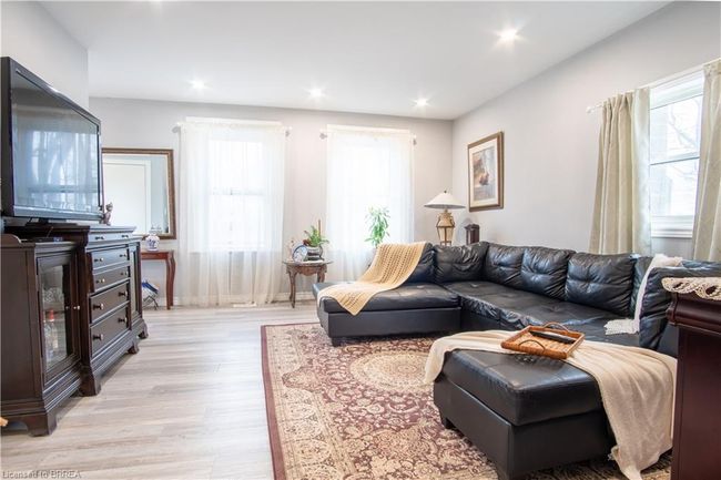 266 13 Th Concession Rd, House other with 4 bedrooms, 1 bathrooms and 7 parking in Scotland ON | Image 6